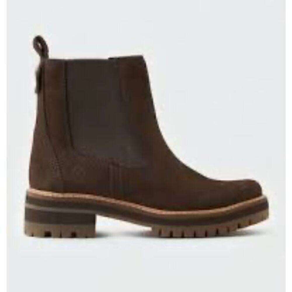 Timberland Women's
Courmayeur Valley Chelsea boot size 6.5